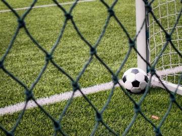 明日之星上海1-0热刺，董路赛后怒喷裁判引冲突（配图示意）
